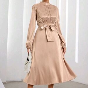 Minimalist Pleated Waist Long Sleeve Dress